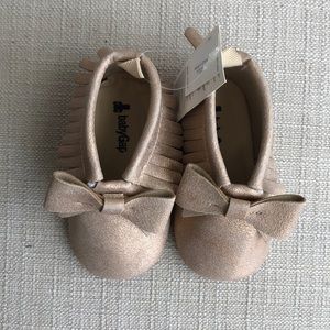 Rose gold bow moccs